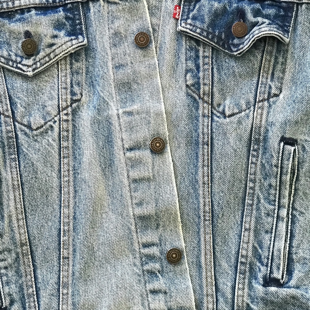 VINTAGE LEVI’S DISTRESSED DENIM JACKET FROM THE LATE 80s EARLY 90s - Picture 7 of 12